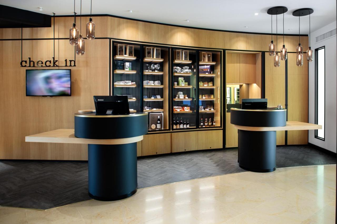 乐利斯铂尔格酒店，餐厅及Spa中心 沃恩-罗曼尼 外观 照片